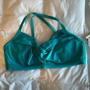 NWT - ATHLETA twisted bikini top 40B/C
